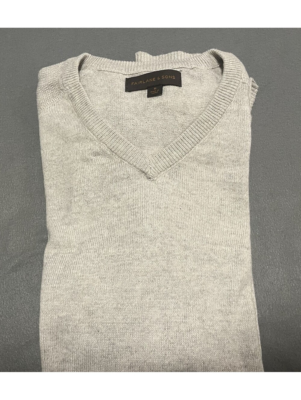 NWT Fairlane & Sons Men’s Pullover V-Neck Sweater Beige Long Sleeve Size Medium